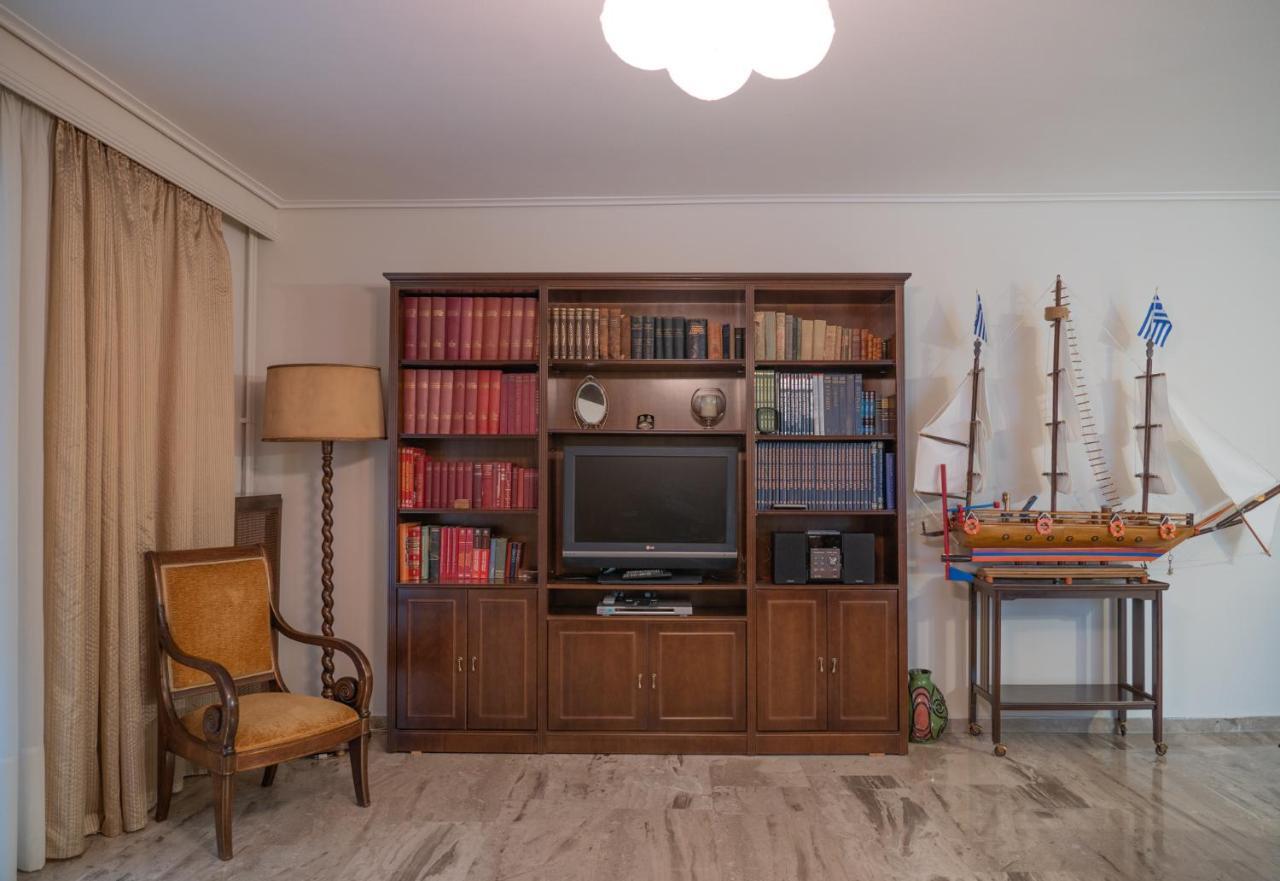 Aiolos Apartment *